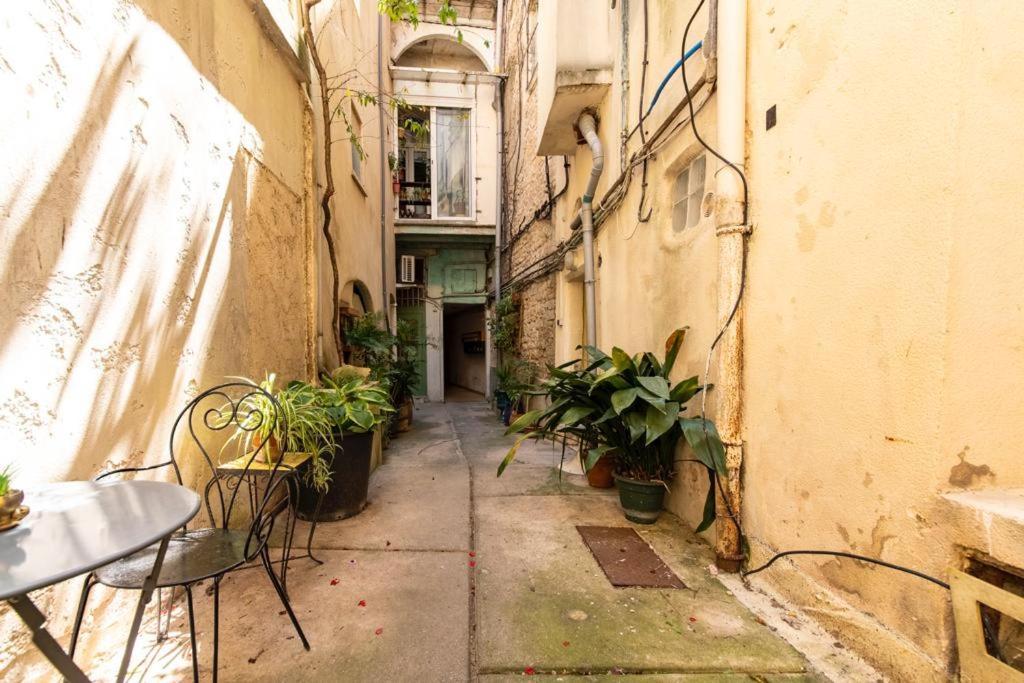 Studio Cosy Au Coeur De L'Ecusson - Arenes A 2 Min ニーム エクステリア 写真